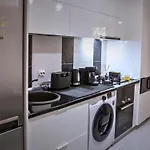 Appartement Jsn House - Private Parking & Premium Services