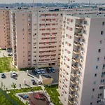 Jsn House - Private Parking & Premium Services * بوخارست