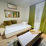 Jsn House - Private Parking & Premium Services