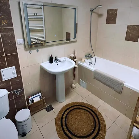 Jsn House - Private Parking & Premium Services Apartmán *