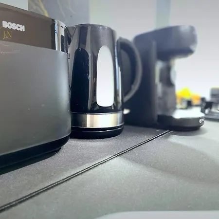 Jsn House - Private Parking & Premium Services