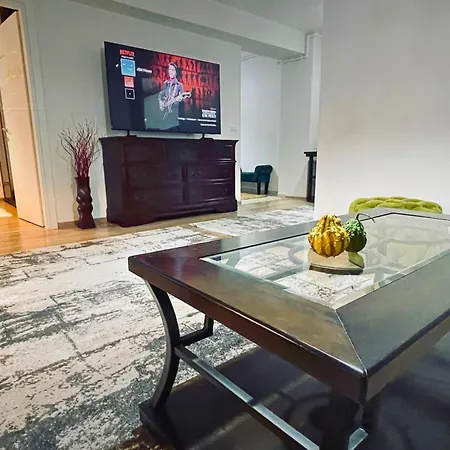 Jsn House - Private Parking & Premium Services Bucarest