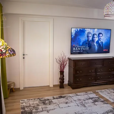 Jsn House - Private Parking & Premium Services Apartmán