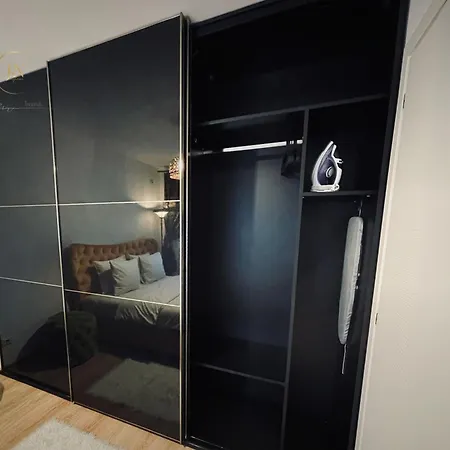 Jsn House - Private Parking & Premium Services Bucarest