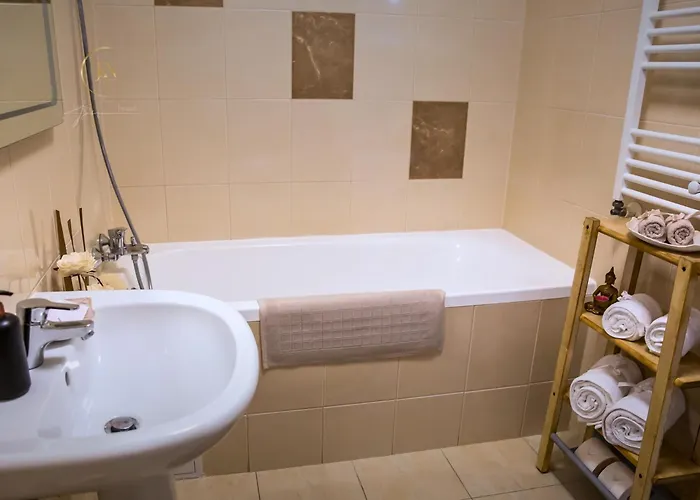 Jsn House - Private Parking & Premium Services