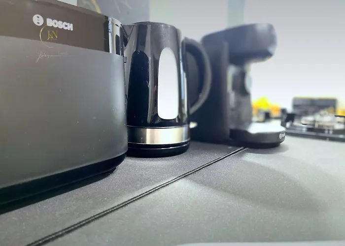 Jsn House - Private Parking & Premium Services