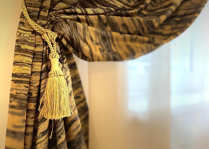 Jsn House - Private Parking & Premium Services * بوخارست