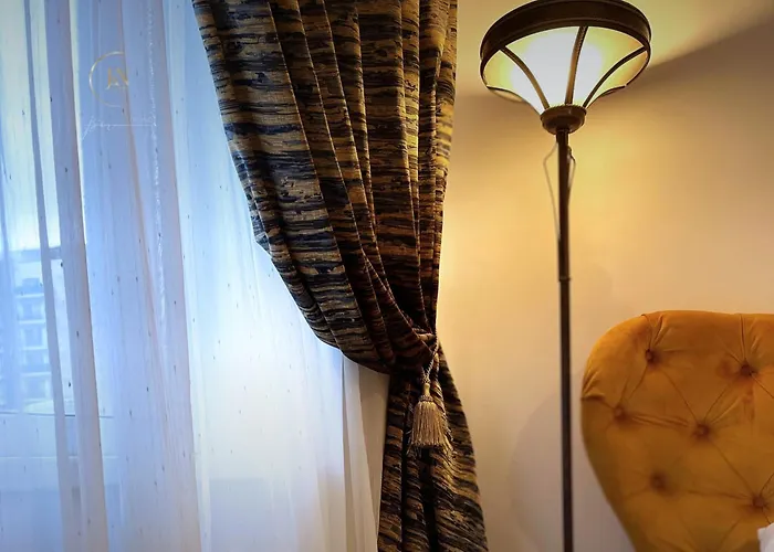 Jsn House - Private Parking & Premium Services Apartament