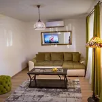Jsn House - Private Parking & Premium Services דירה *